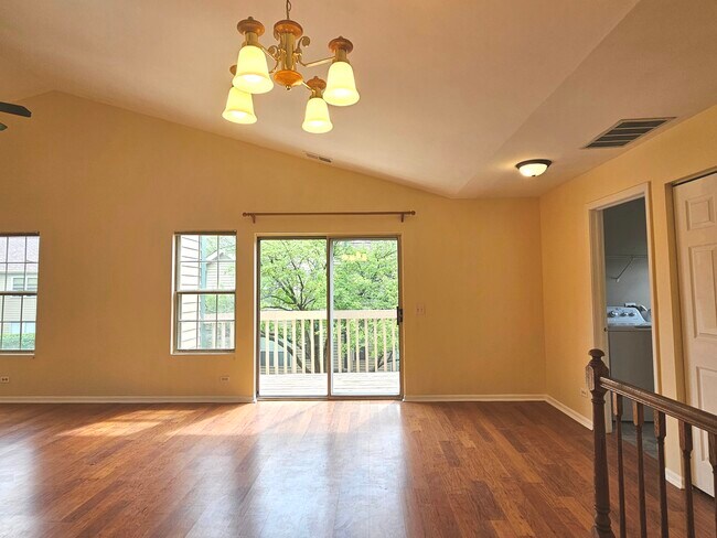 Building Photo - 925 Ridgefield Ln