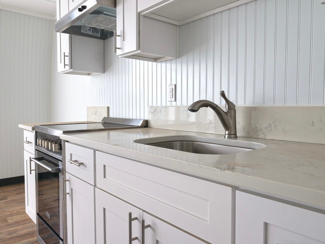 Foto principal - 3307 NE Marine Dr