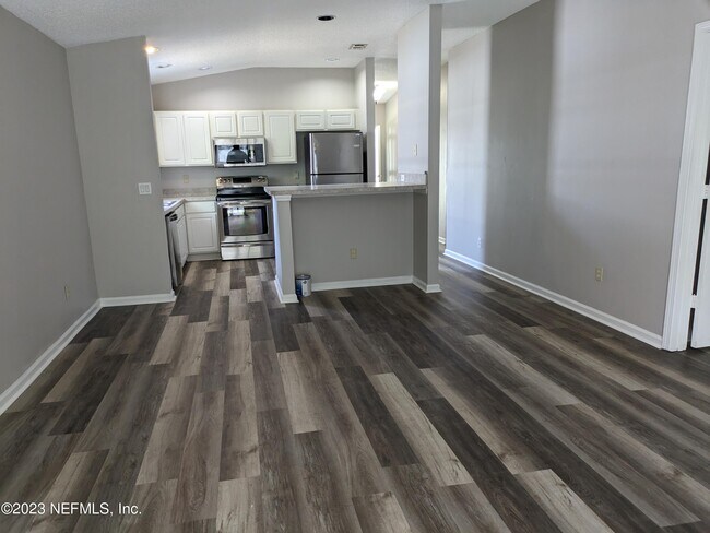 Foto del edificio - 3328 Tennis Hills Ln