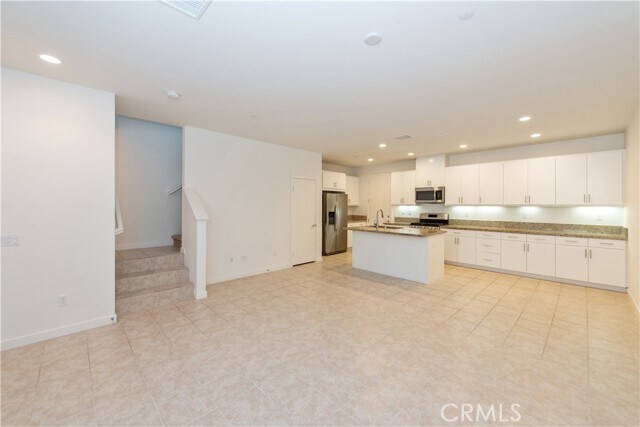 Building Photo - 126 Finch