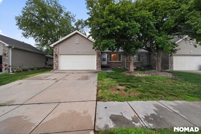 Building Photo - 908 Newport Blvd