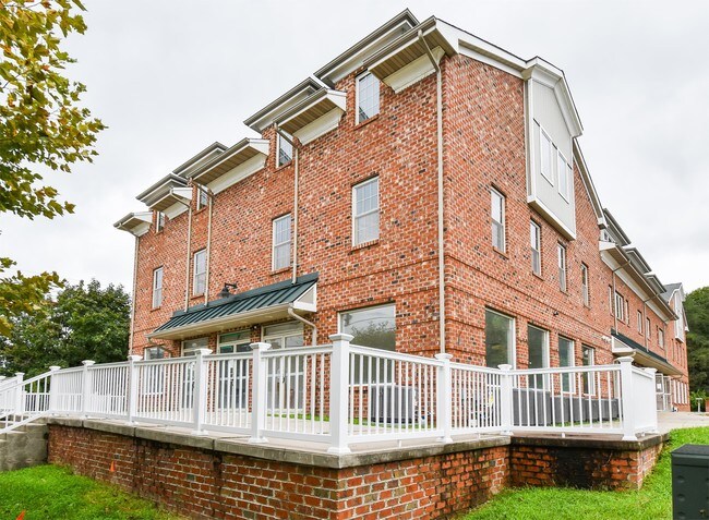 Building Photo - 1301 Hornberger Ave