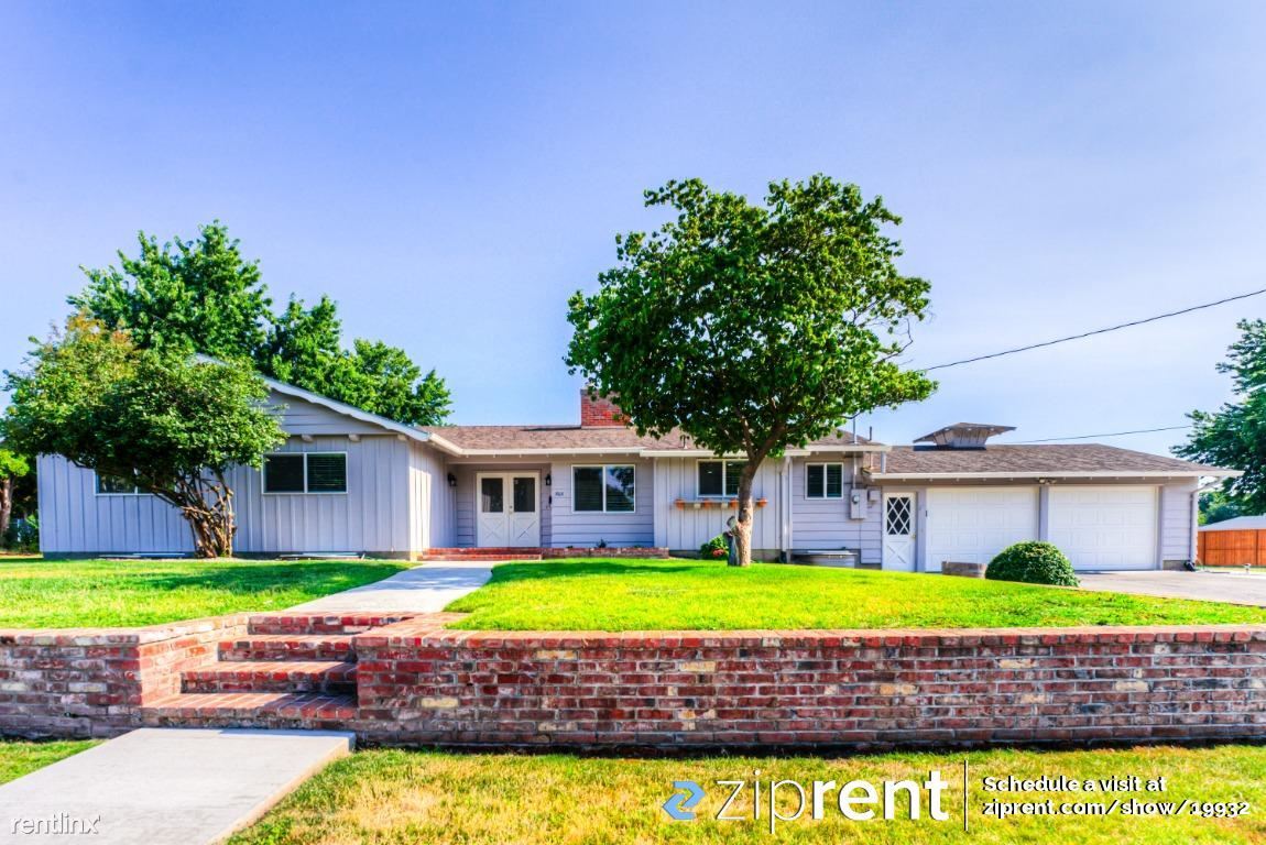 Primary Photo - 4 br, 2 bath House - 302 NE A St, College ...