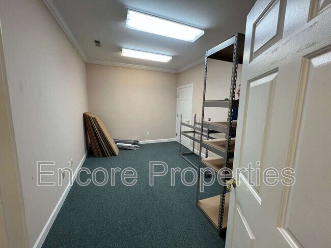 Foto del edificio - 1330 SE Maynard Rd