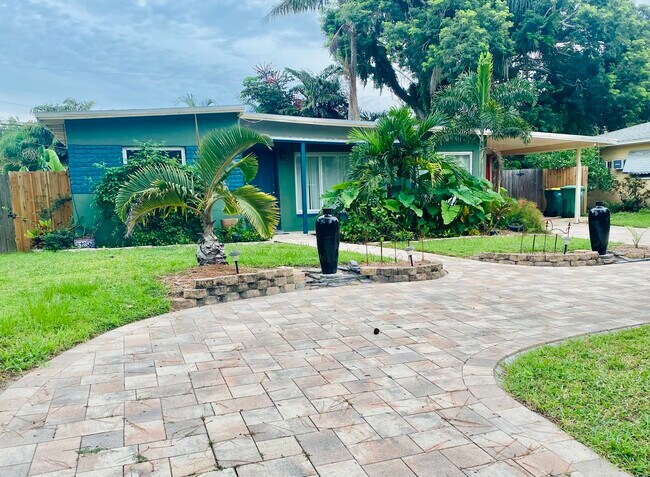 Foto del edificio - 6511 Flamingo Way S