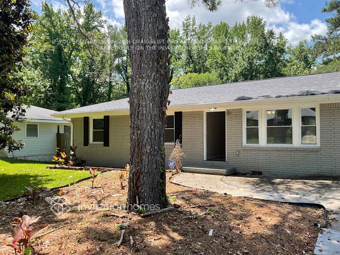 Primary Photo - 1833 Rollingwood Dr SE