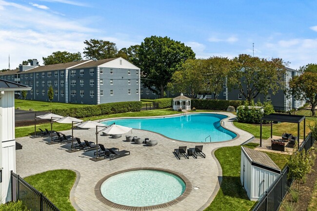 Lugar de retiro con piscina - Chestnut Hill Village Apartments