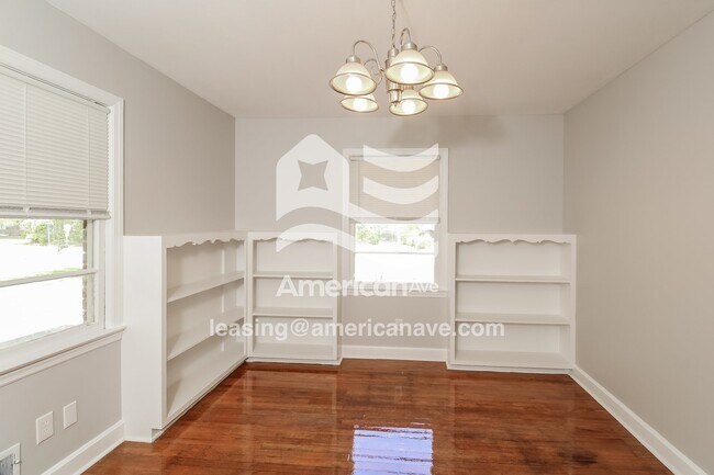 Foto del edificio - 1506 Cedar Terrace