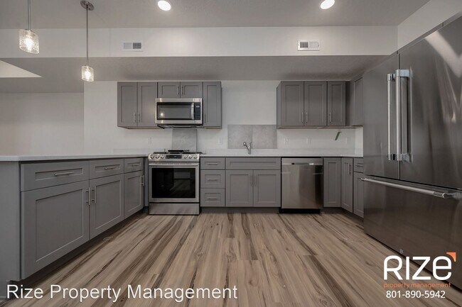 Building Photo - 3 br, 2.5 bath House - 20 W 1700 S #B2