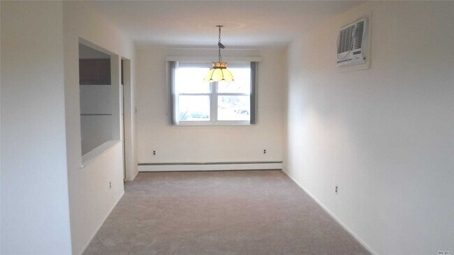 Building Photo - 56 Roosevelt Ave