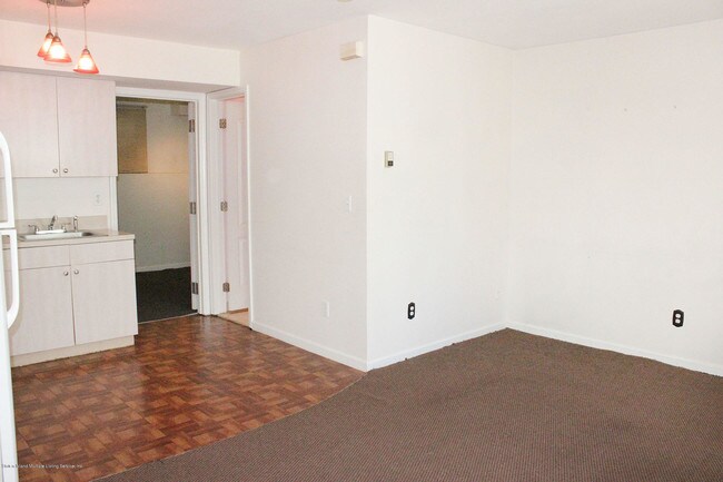 Building Photo - 40 Orbit Ln