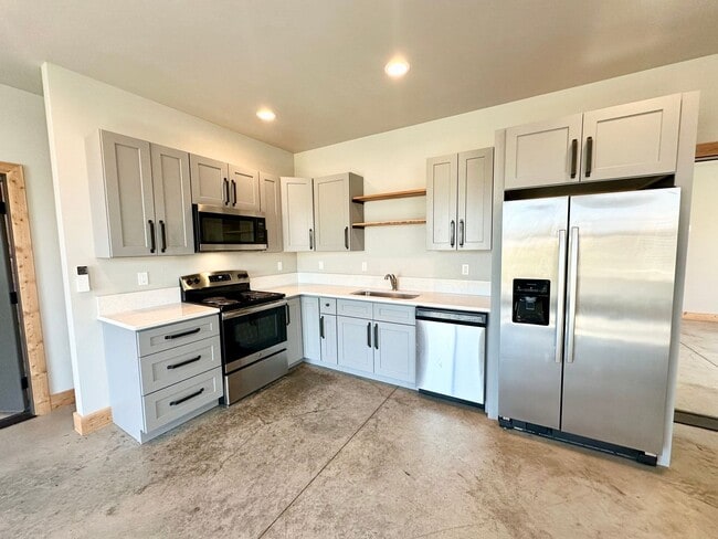 Building Photo - 121 E 26th Ave