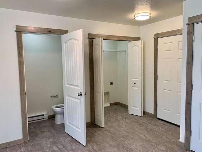 Building Photo - 810 Gibbon St