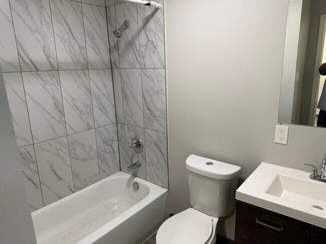 Foto del edificio - 1209 W 22nd St