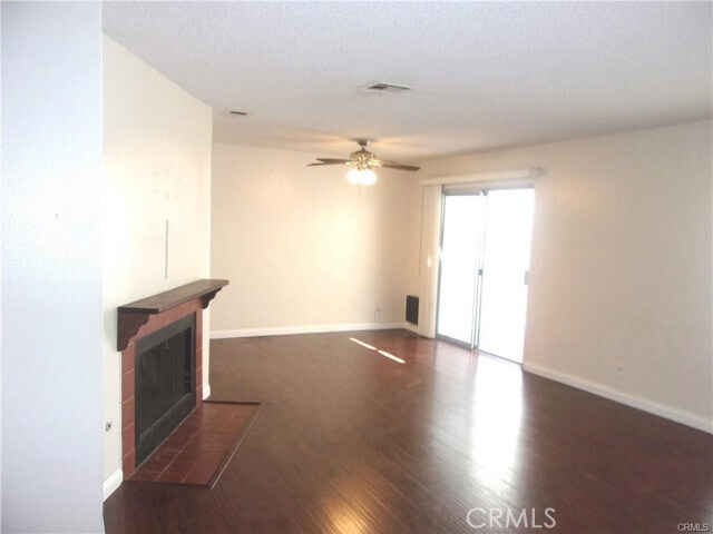 Foto del edificio - 680 Golden Springs Dr