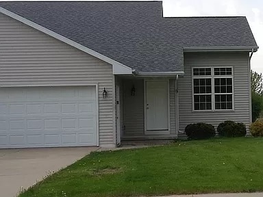 Great curb appeal - 2306 Oliver Lane