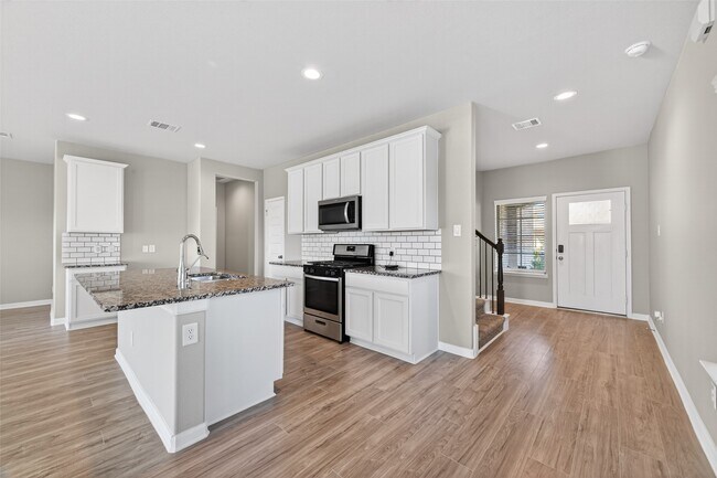 Building Photo - 13009 Leisure Cove Dr