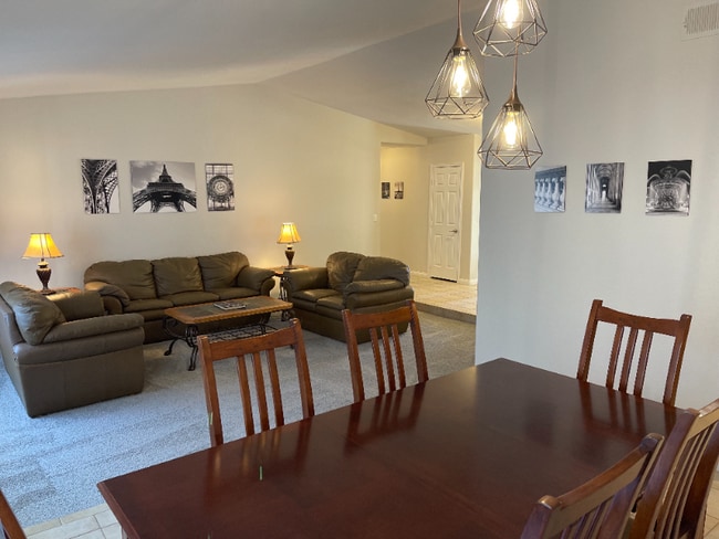 Building Photo - 1254 Los Meadows Dr