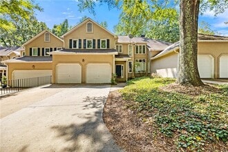 Building Photo - 302 S River Farm Dr