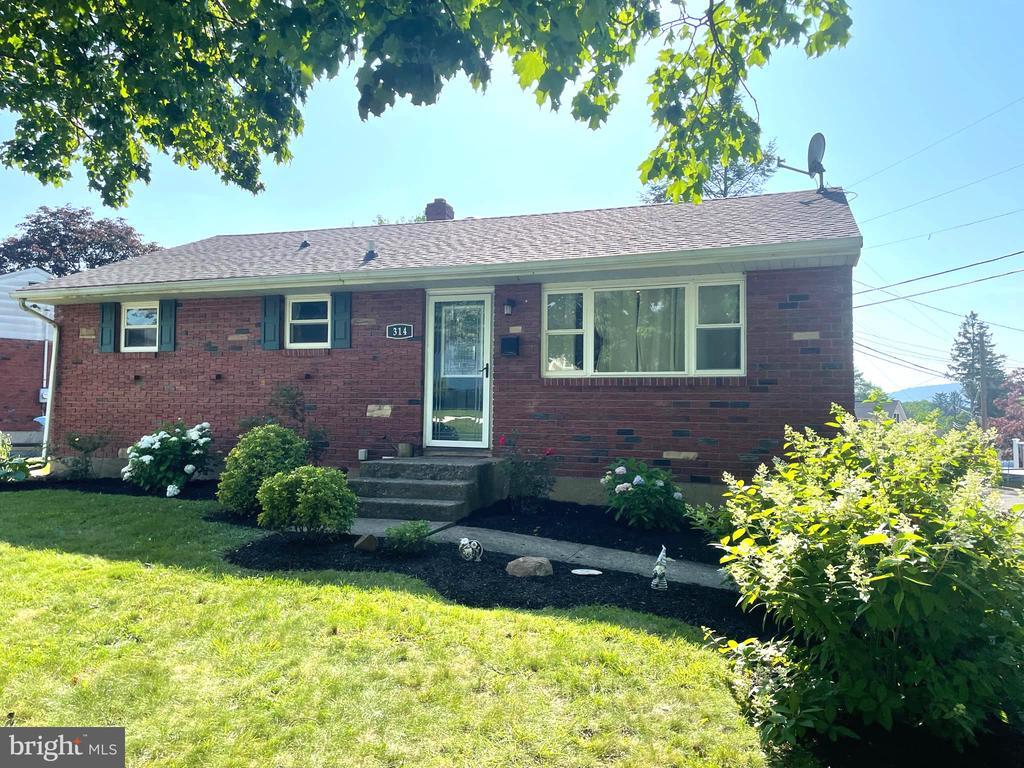 Primary Photo - 314 Willow Rd