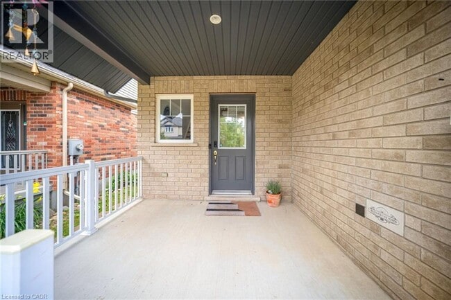 Building Photo - 80 Wilkie Cres
