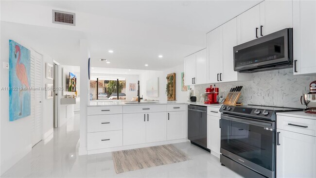 Foto del edificio - 10011 SW 77th Ct