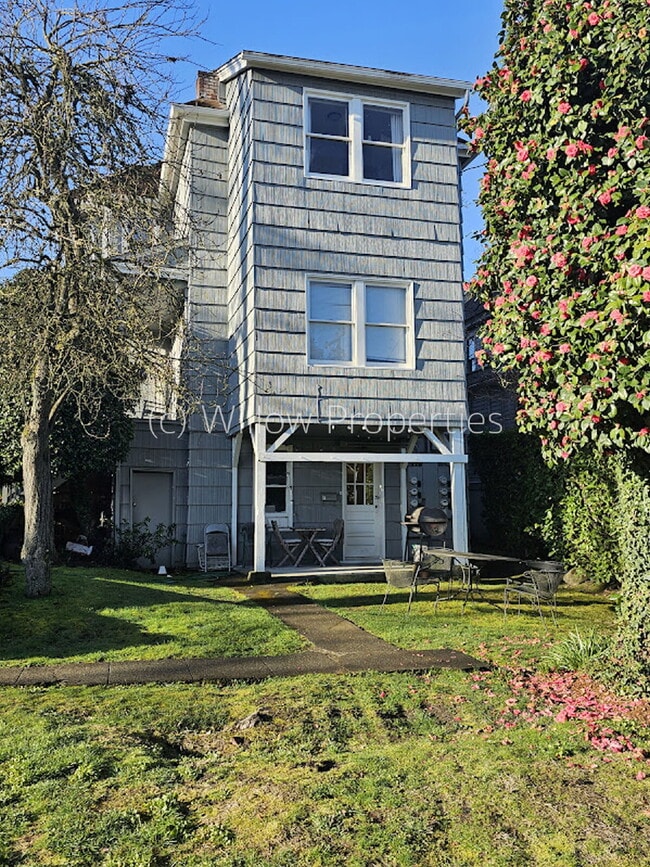 Building Photo - Quaint One Bedroom in North Tacoma