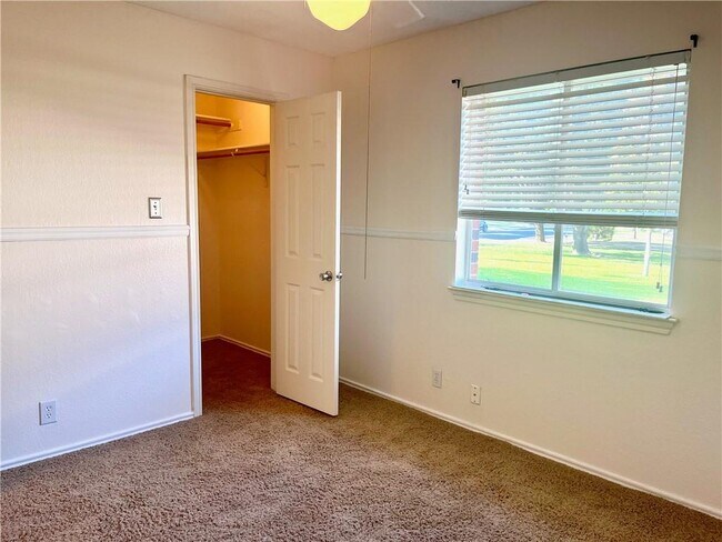 Building Photo - 16831 Bailey Jean Dr