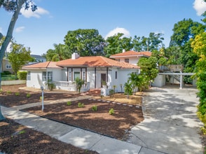 Building Photo - 737 19th Ave N