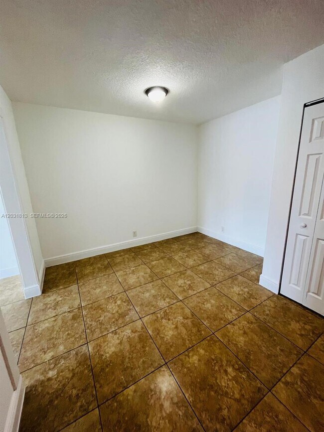 Foto del edificio - 7701 SW 10th Ct