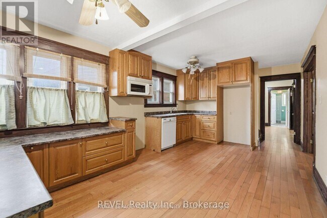 Photo du bâtiment - 4899 Morrison St