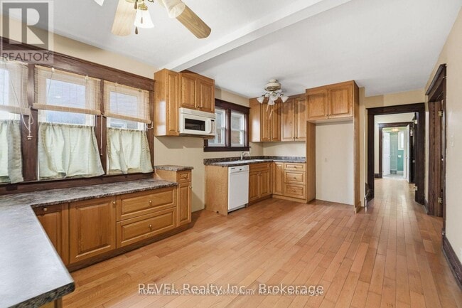 Photo du bâtiment - 4988 Morrison St