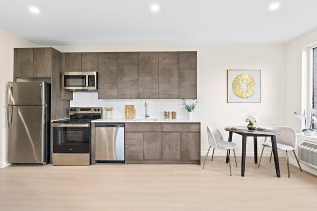 Building Photo - 1 Mallory Ave