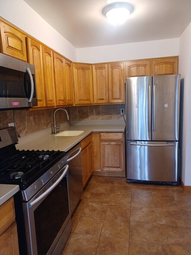 Foto principal - 156-8-156-79 79th St