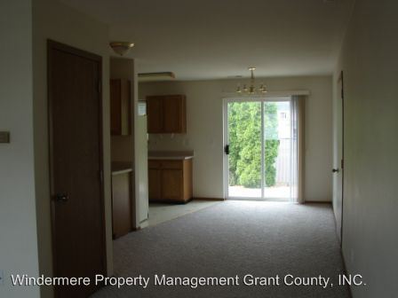 Building Photo - 1306 Shaker Pl