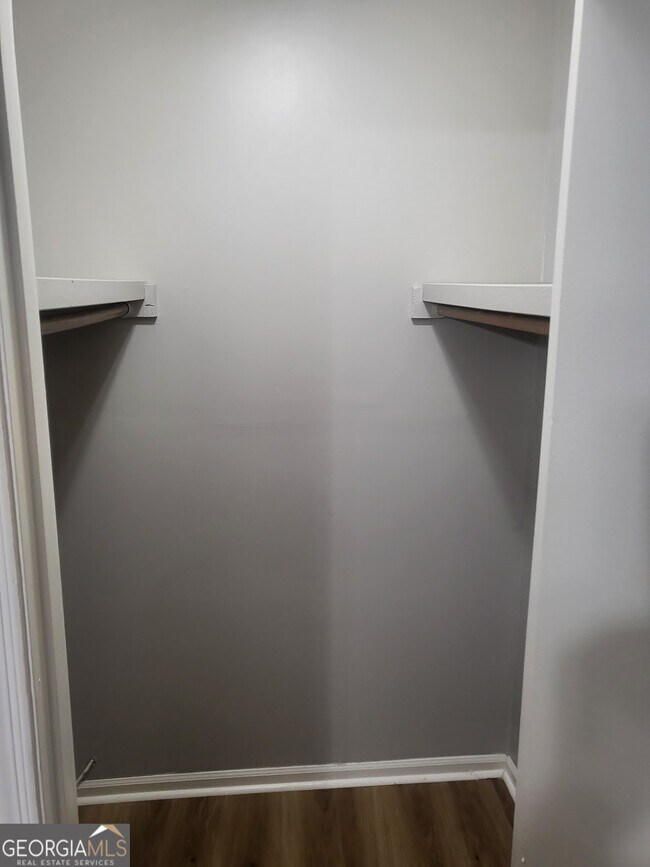 Foto del edificio - 1207 Firestone Dr