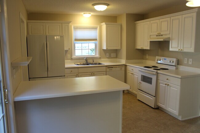 Building Photo - 7145 Missionary Ridge Dr