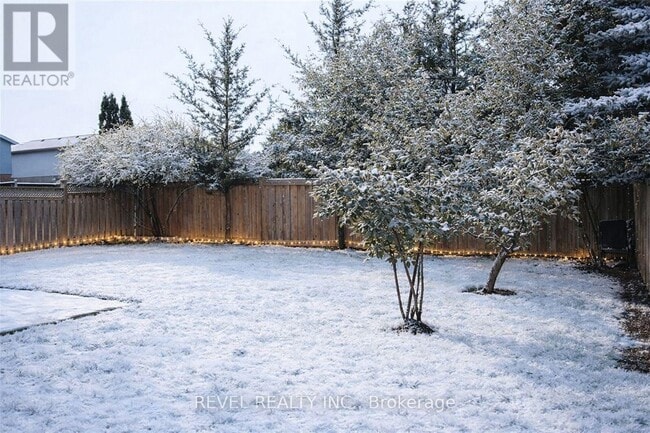 Building Photo - 412 Olde Village Ln