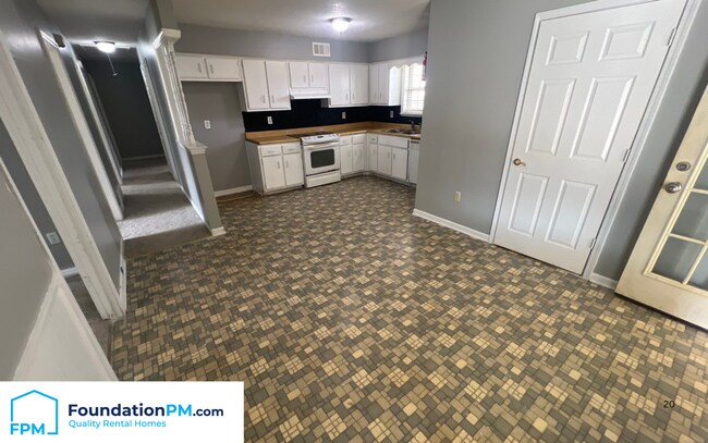 Building Photo - 3862 Robin Hill Dr