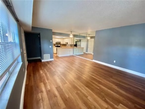 Building Photo - 126 Windtree Ln