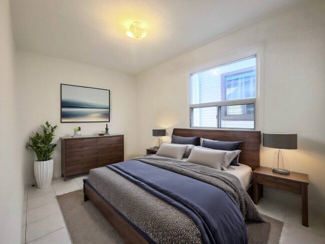 Building Photo - 195 Blackthorn Ave