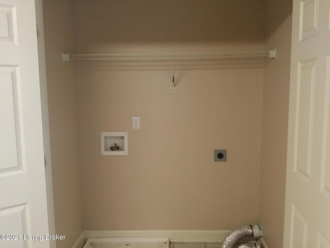 Building Photo - 8608 Standing Oak Dr