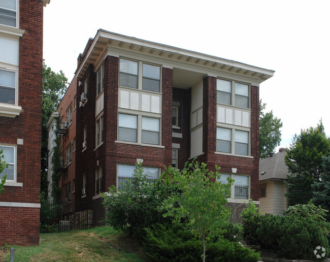 Building Photo - Highland Apartments