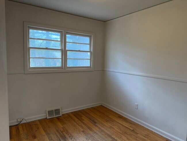 Foto del edificio - 501 Crestfield Rd