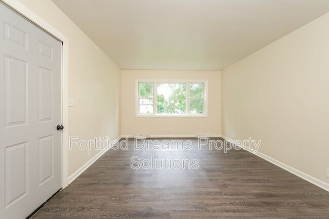 Building Photo - 509 Steele St