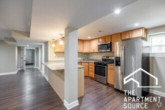 Building Photo - 2118 N Avers Ave