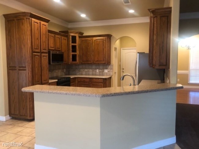 Building Photo - 4 br, 3 bath House - 327 S. Cedar Ridge Dr