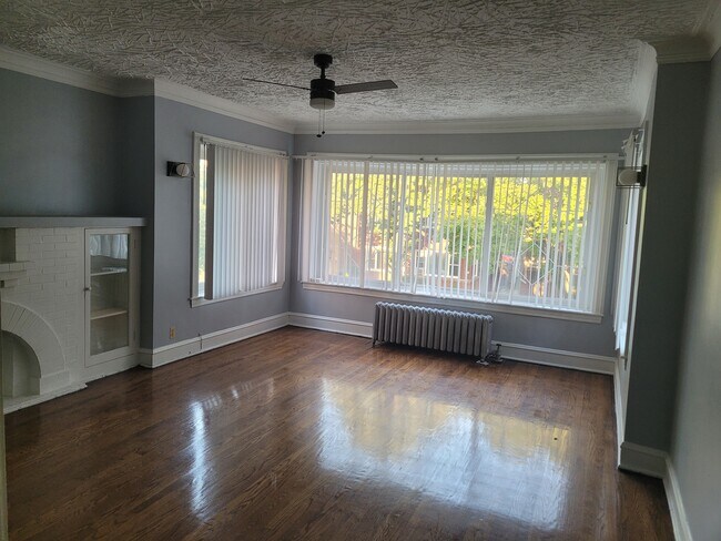 Building Photo - 8226 S Sangamon St