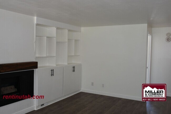 Building Photo - Nice Remodeled Condo For Rent!!