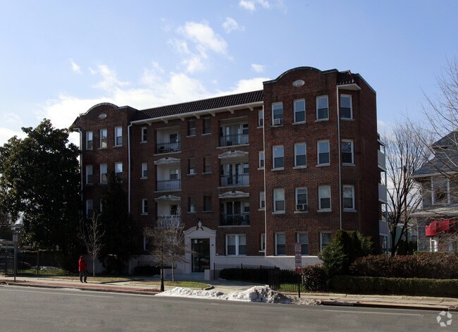 Building Photo - The Clayton